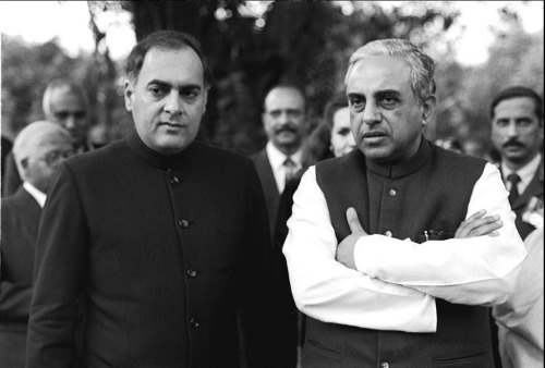 Subramaniam Swamy with Rajiv Gandhi
