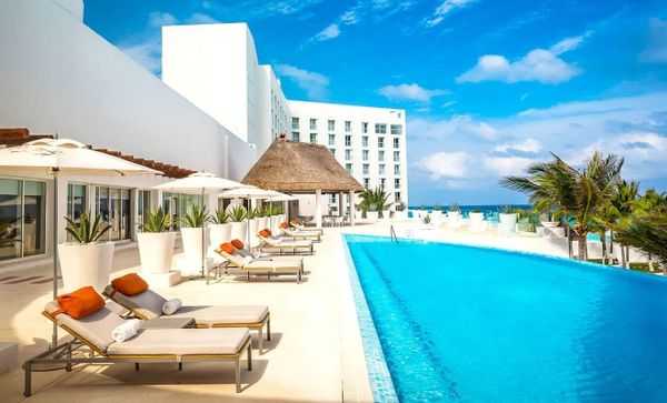 What s The Difference Between A Resort And A Hotel what-s-the-difference-between-a-resort-and-a-hotel