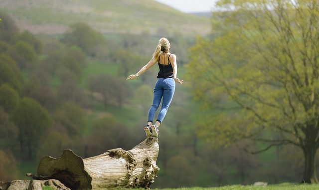 woman-865021_640