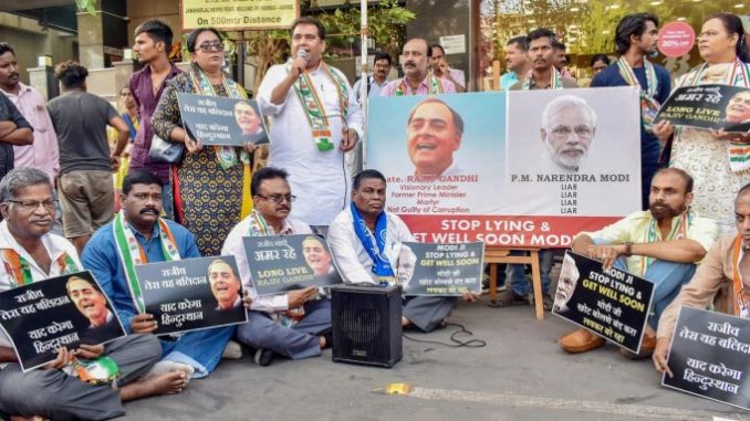 du-teachers-protest-pm-modi-remarks