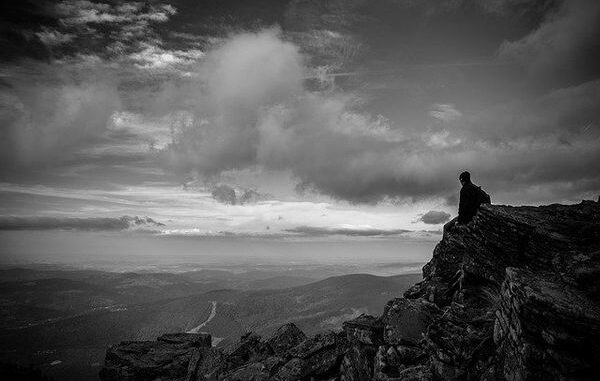 cliff-2213614_640 (1)