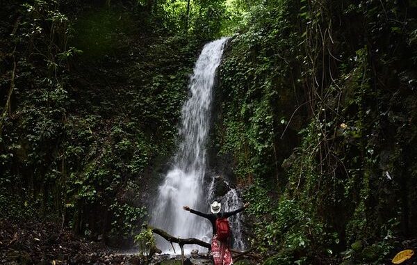 waterfall-4680628_640 (1) solitude - spending time alone