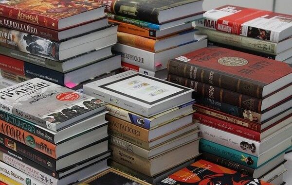 books-922321_640 (1) read timeless classics