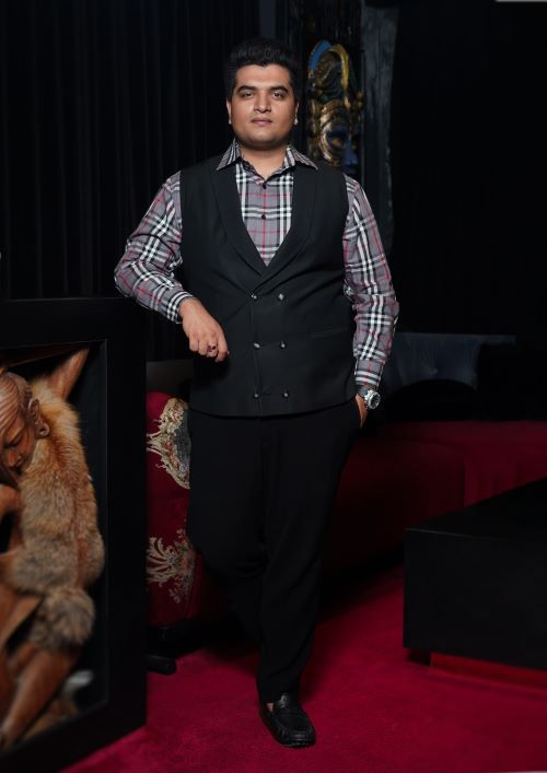 pushp-khanna-jeweller-biography